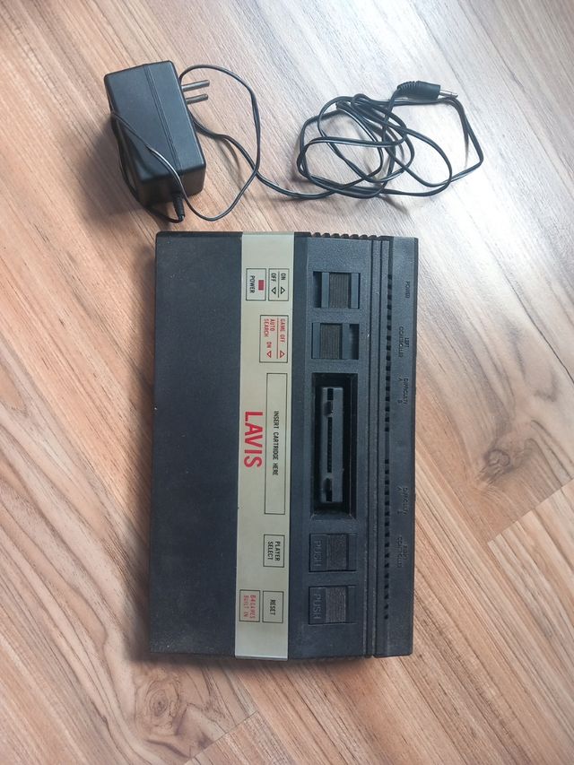 Consola marca Lavis 2600 Retro