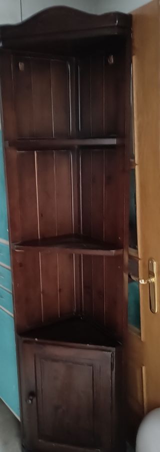 Rinconera de madera oscura