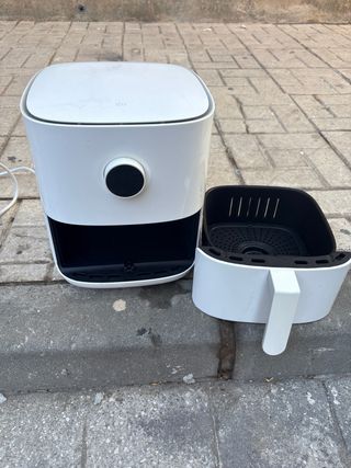 Freidora de aire blanca solo usado una vez