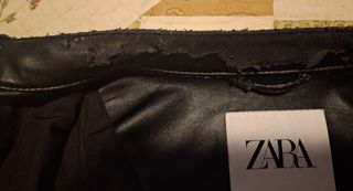 Cazadora Zara Cuero Negra Talla L.