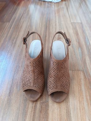 Sandalias de entretiempo con diseño calado