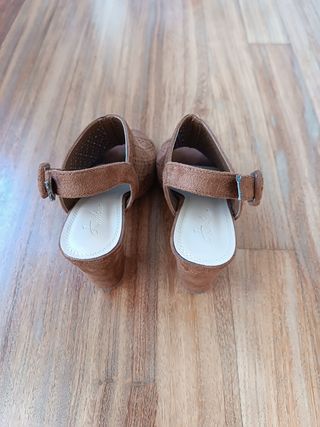 Sandalias de entretiempo con diseño calado