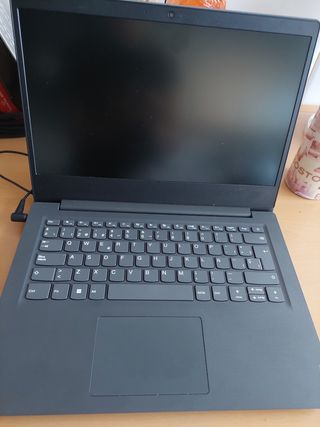 Lenovo V 14 ADA Ordenador 
Portatil (4 años)
