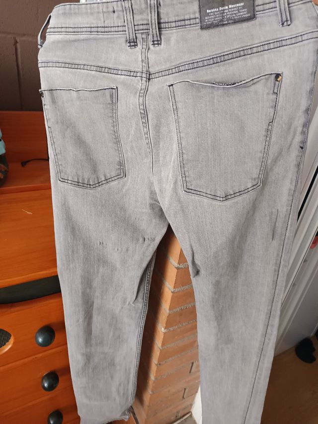Pantalones pitillo grises Bershka talla 40