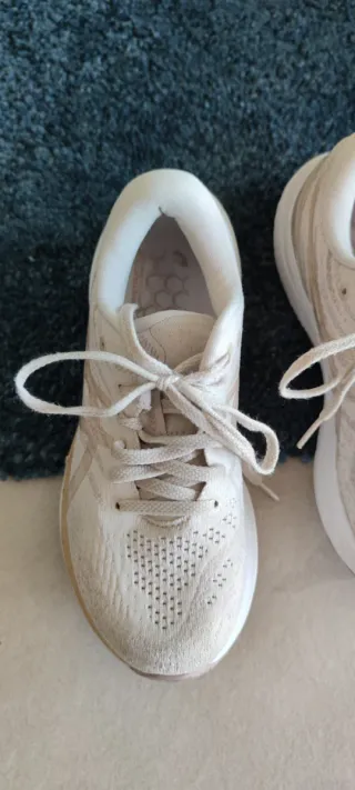 Zapatillas Asics Beige Doradas