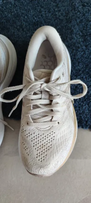 Zapatillas Asics Beige Doradas