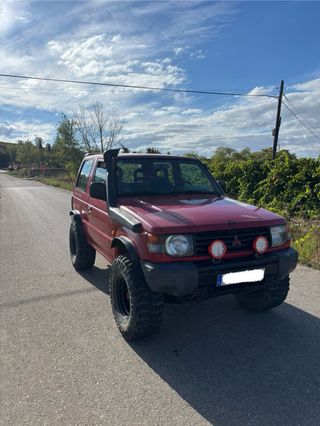Mitsubishi Montero 2004