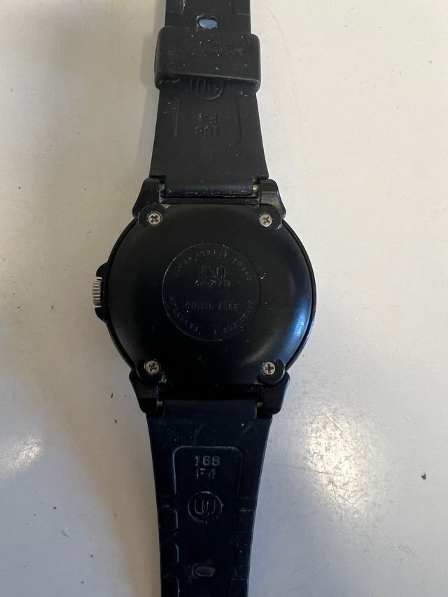 Reloj Q&Q Quartz Azul y Negro