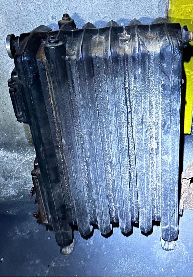 Caldera carbón antigua decorativa