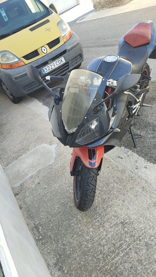 Derbi GPR 125 VENDO O CAMBIO