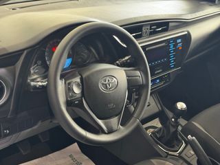 Toyota Auris 2016