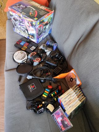 Consola PlayStation 2 con juegos y accesorios