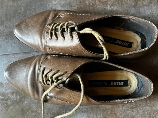 Zapatos Oxford MTNG Taupe
