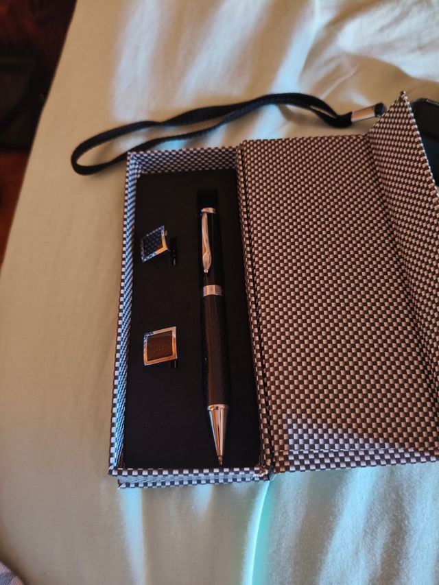 Bolígrafo y gemelos de lujo