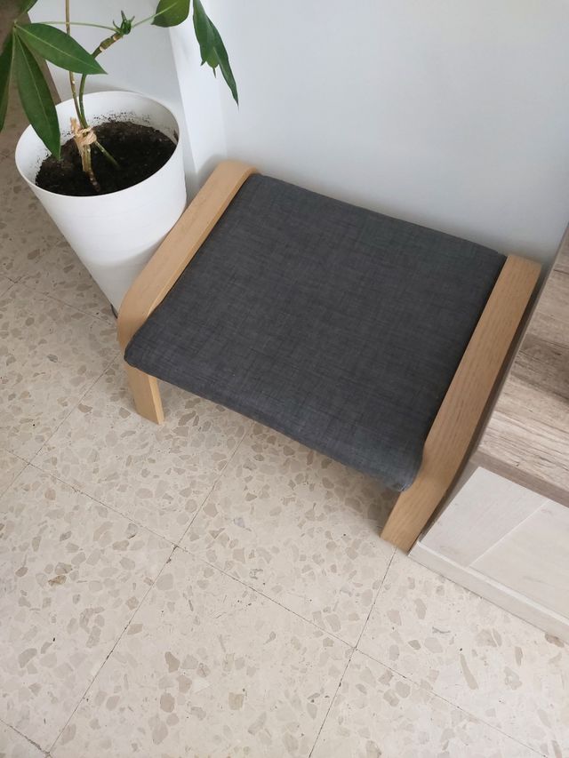 Reposapiés POÄNG Ikea madera gris