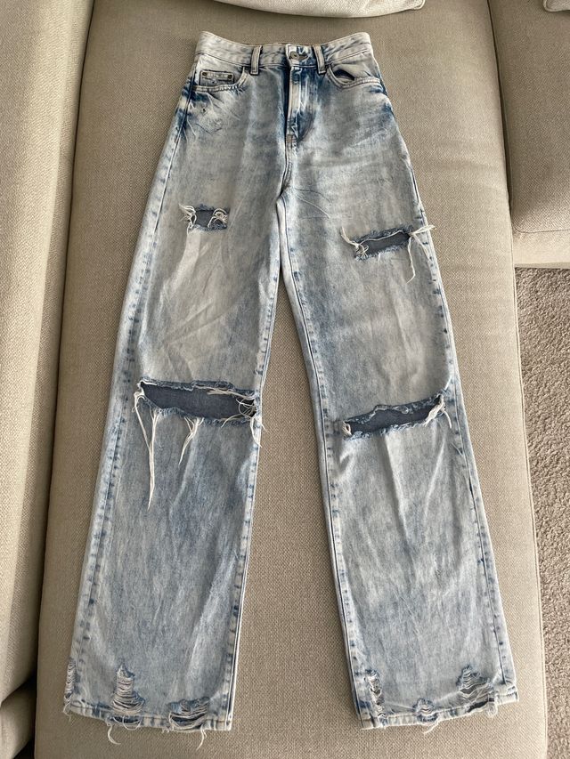 Pantalón Bershka ancho desgastado talla 32
