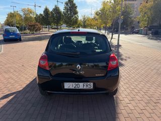 Renault Clio 1.4 GASOLINA 5 PUERTAS 