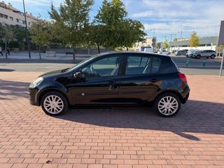 Renault Clio 1.4 GASOLINA 5 PUERTAS 