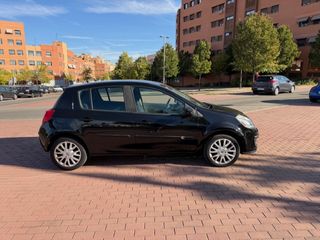 Renault Clio 1.4 GASOLINA 5 PUERTAS 