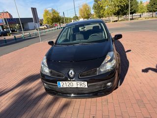 Renault Clio 1.4 GASOLINA 5 PUERTAS 
