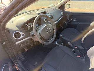Renault Clio 1.4 GASOLINA 5 PUERTAS 