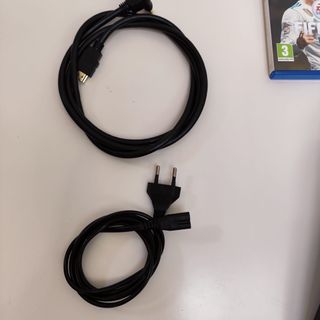 Ps4 Slim Negra + FIFA 18 Ronaldo Edition