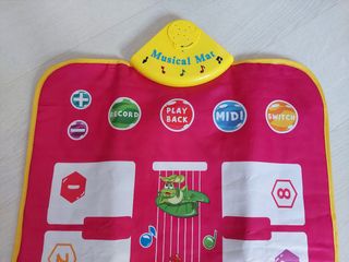 Alfombra musical infantil con animales