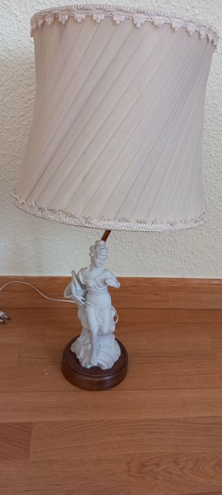 Dos lámparas de sobremesa