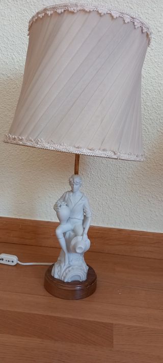 Dos lámparas de sobremesa