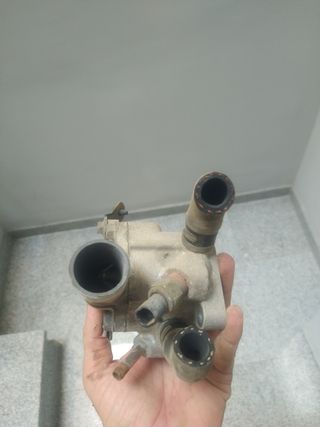 Caja termostato Opel Corsa C/Meriva/Combo