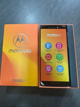 Motorola Moto E5 Caja Naranja/Amarillo