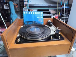 Tocadiscos Telefunken HIFI 210