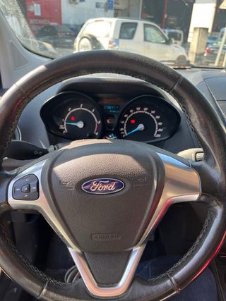 Ford Transit Courier 2021