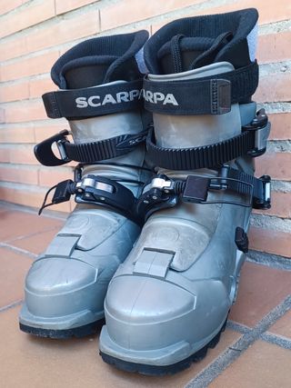 Esquís Hagan + Botas Scarpa