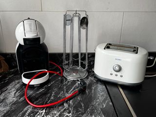 Cafetera Dolce Gusto + Portacápsulas