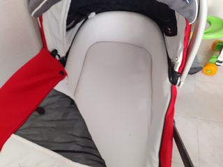 Carrito de bebé Chicco rojo y gris