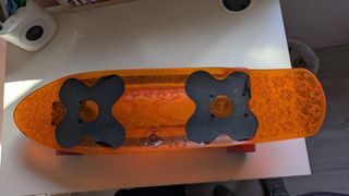 Monopatín naranja junior