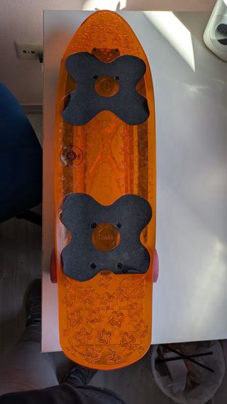 Monopatín naranja junior