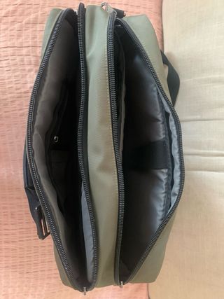 Maletín Pepe Jeans Jarvis Negro Verde Oliva