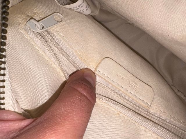 Bolso Bershka blanco con borla