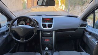 Peugeot 207 2006