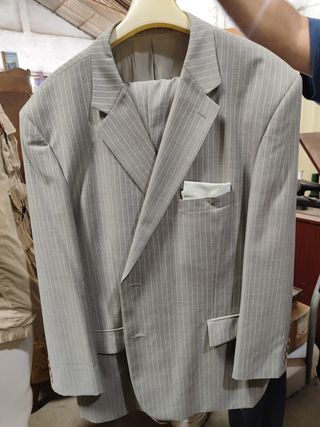 Traje Grelenty gris con pantalón