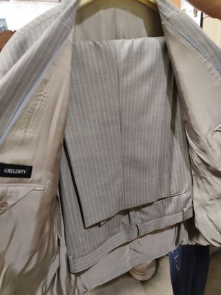 Traje Grelenty gris con pantalón
