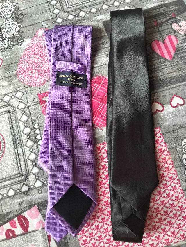2 Cravatte Viola e Nera prezzo trattabile 