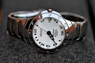 Reloj Seiko Premier Kinetic Auto Relay Plata