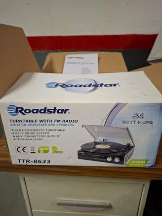 Tocadiscos Roadstar TTR-8633 con Radio FM