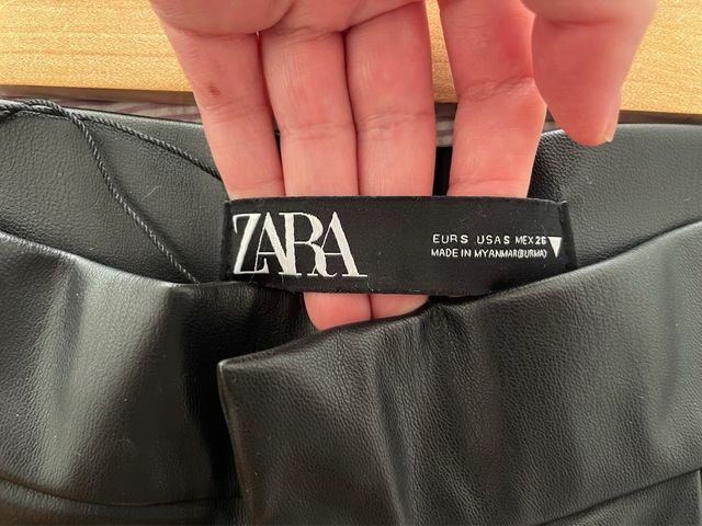 Shorts Zara Piel Sintética Negros SIN ESTRENAR