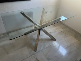 Mesa comedor cristal y 4 sillas metal