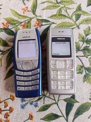 2 x Nokia Mobile argento e blu