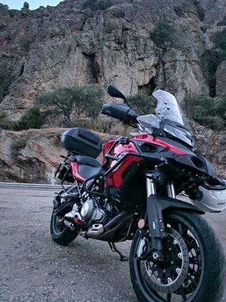Benelli TRK 502 - Moto de Carretera
